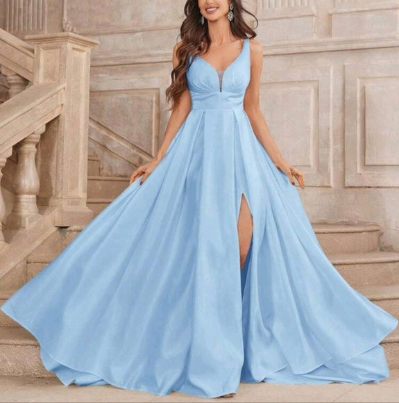 Dresses & Skirts - Elegant And Luxurious Satin High-Waisted Wedding Dress With Fitted Bodice